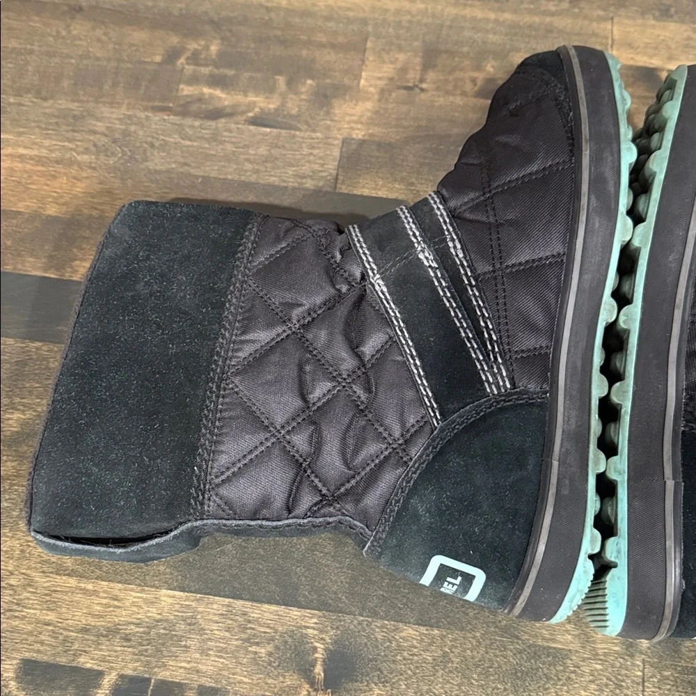 Sorel Glacy Explorer Shortie Boot Black and Mint Size‎ 7.5